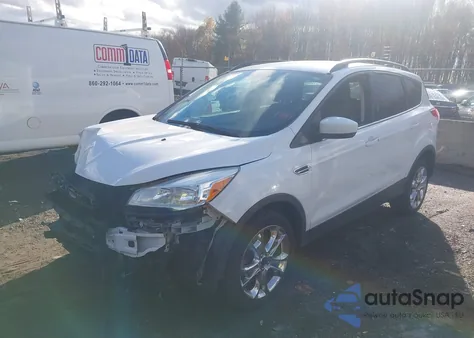 2014 Ford Escape Se z USA, uszkodzony, nr VIN 1FMCU9G95EUC82688